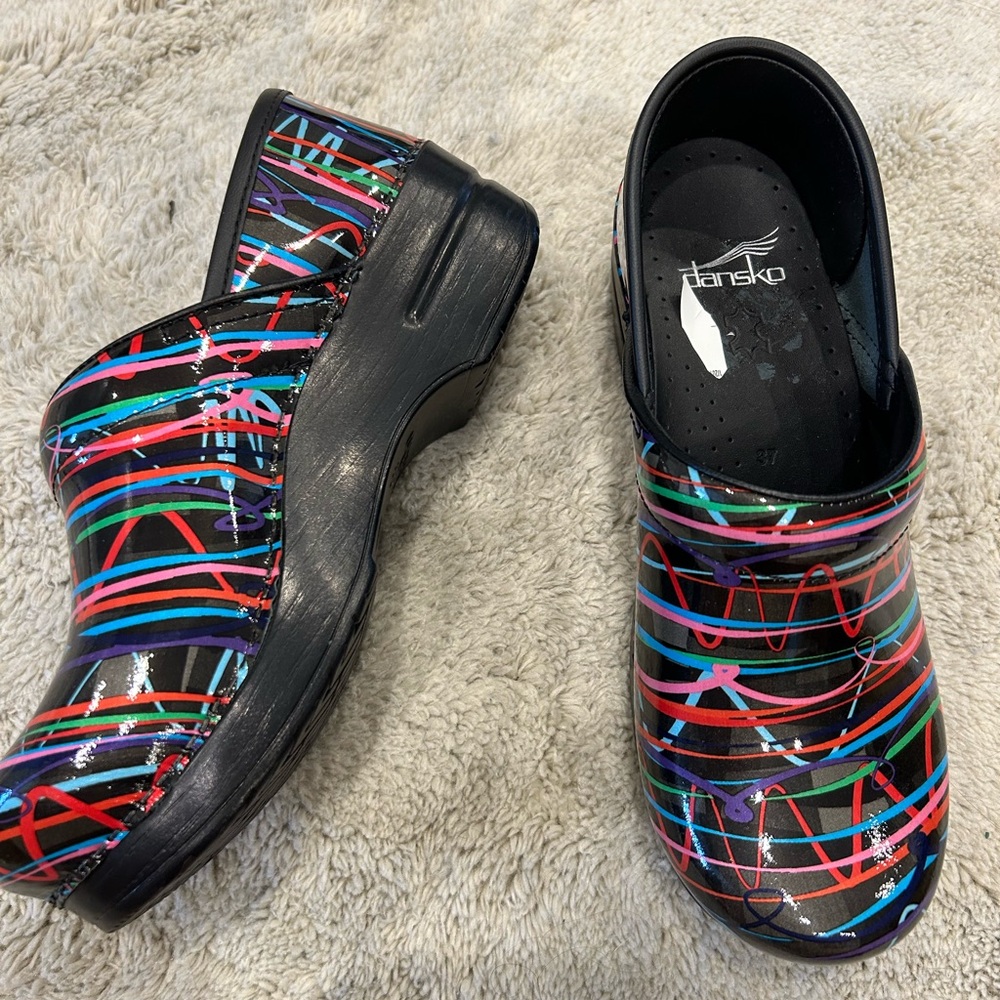 Dansko Clogs New Without Tags, Size 37, Patent Mu… - image 5